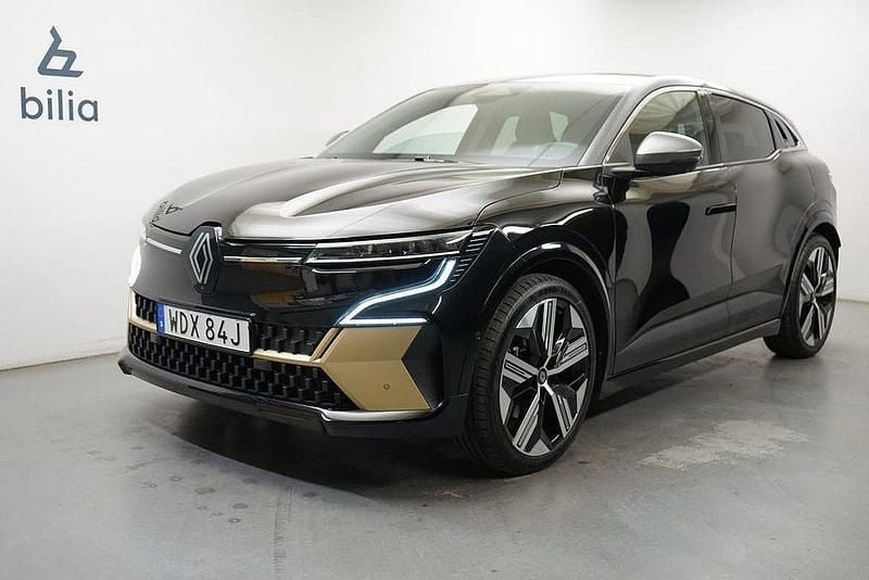 Svart Begagnad 2022 Renault Mégane Iconic Halvkombi | 319 900 kr (Marknadspris) - Bild 1/4