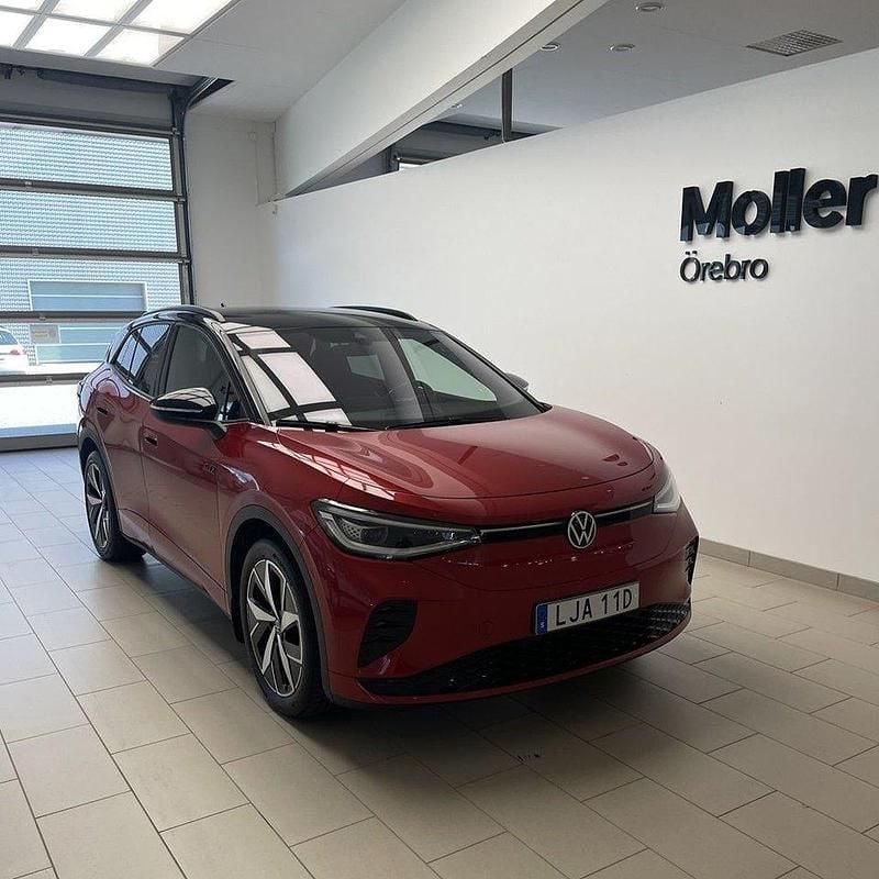 Mörkröd (kings red metallic black) Begagnad 2023 VW ID.4 GTX SUV | 374 900 kr (Superpris) - Bild 1/4