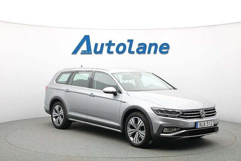 Pyrite silver metallic Begagnad 2023 VW Passat Alltrack Kombi | 359 900 kr (Dyr) - Bild 1/3