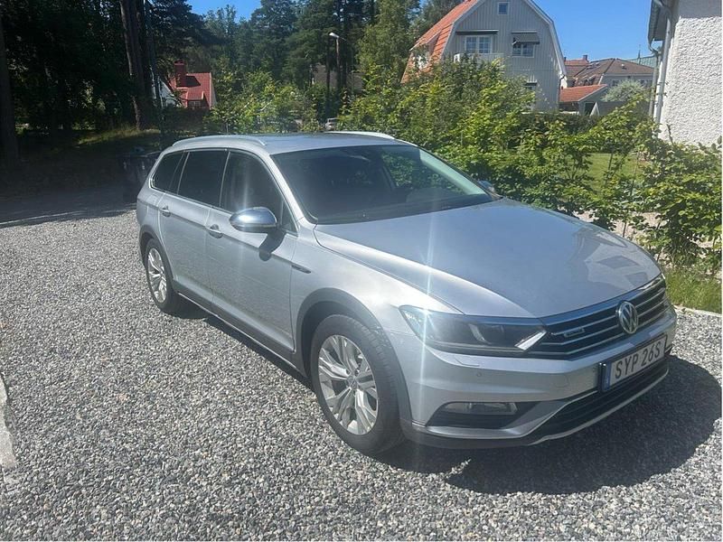 Silver Begagnad 2019 VW Passat Alltrack Kombi | 169 000 kr (Lite dyr) - Bild 1/4