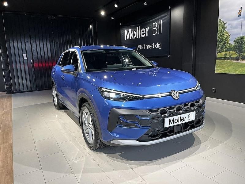 Blå Ny 2026 VW T-Roc SUV | 389 900 kr (Marknadspris) - Bild 1/4