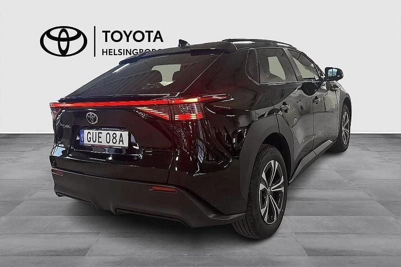 Begagnad Toyota bZ4X Active 164 kW (224 HK) 2023 Svart SUV