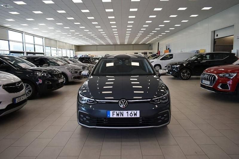 Begagnad VW Golf VIII 190 HK (139 kW) 2022 Grå Kombi