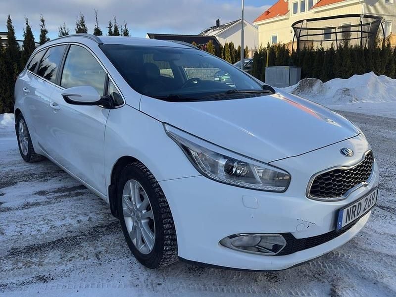 Begagnad Kia Ceed Sportswagon 128 HK (94 kW) 2015 Kombi