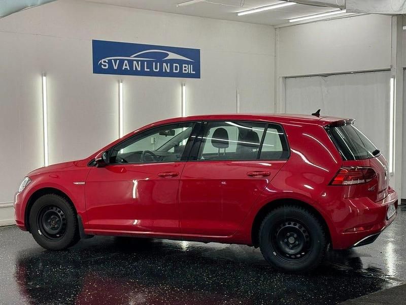 Begagnad VW Golf VII 110 HK (80 kW) 2017 Röd Halvkombi