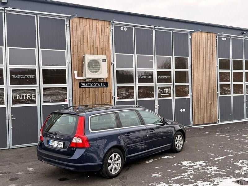 Begagnad Volvo V70 Momentum 163 HK (119 kW) 2013 Blå Kombi