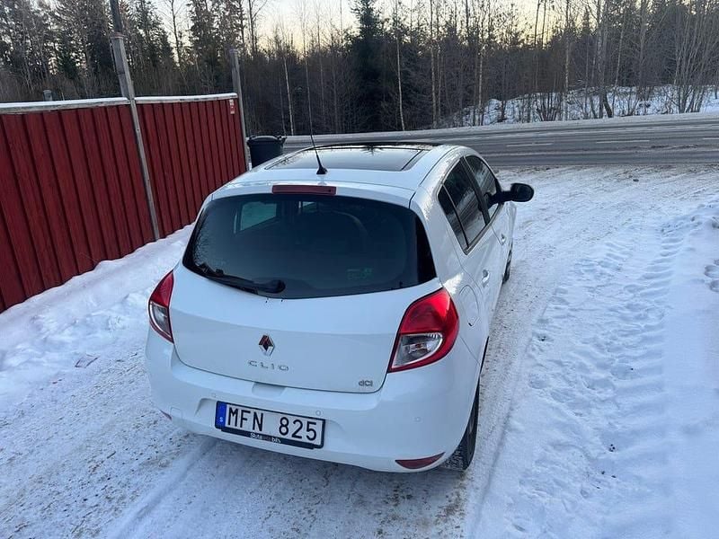 Begagnad Renault Clio IV 88 HK (64 kW) 2012 Halvkombi