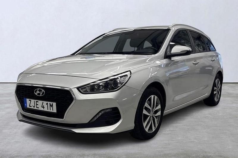 Silver Begagnad 2019 Hyundai i30 Turbo Kombi | 169 900 kr (Marknadspris) - Bild 1/4