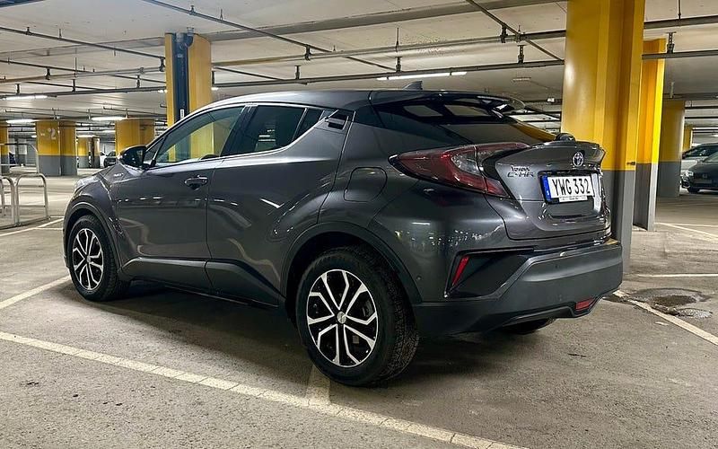 Begagnad Toyota C-HR 122 HK (89 kW) 2017 SUV