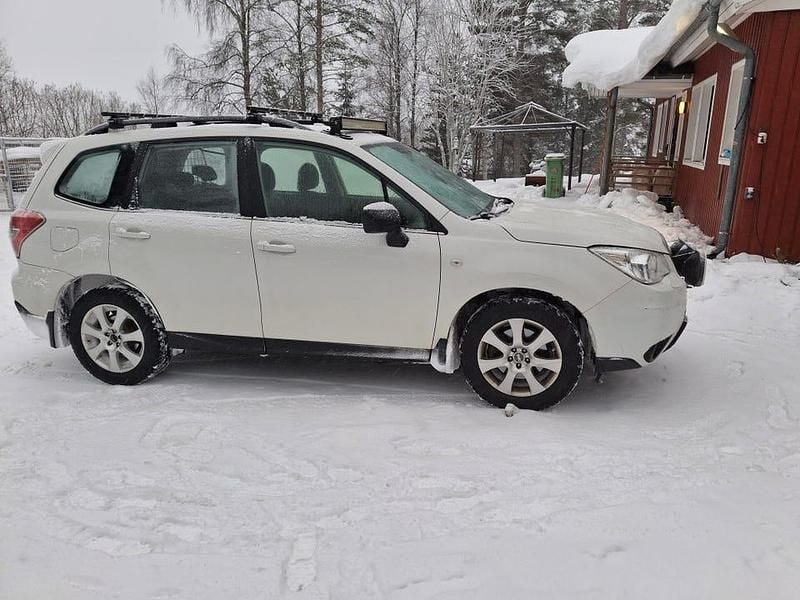 Begagnad 2015 Subaru Forester SUV | 70 000 kr (Superpris) - Bild 1/2