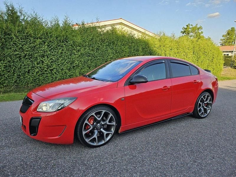 Röd Begagnad 2010 Opel Insignia OPC Sedan | 85 000 kr (Marknadspris) - Bild 1/4