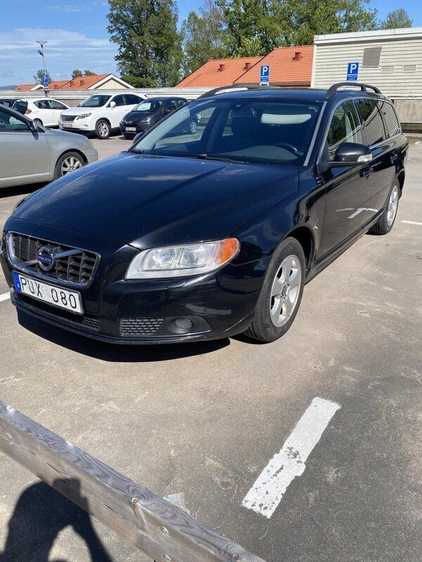 Svart Begagnad 2011 Volvo V70 Momentum Kombi | 65 000 kr (Marknadspris) - Bild 1/4