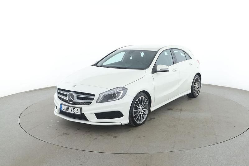 Vit Begagnad 2015 Mercedes A200 AMG line | 152 000 kr (Marknadspris) - Bild 1/3