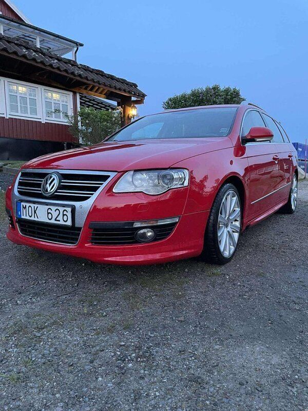Röd Begagnad 2010 VW Passat Sportline Kombi | 25 000 kr (Superpris) - Bild 1/4