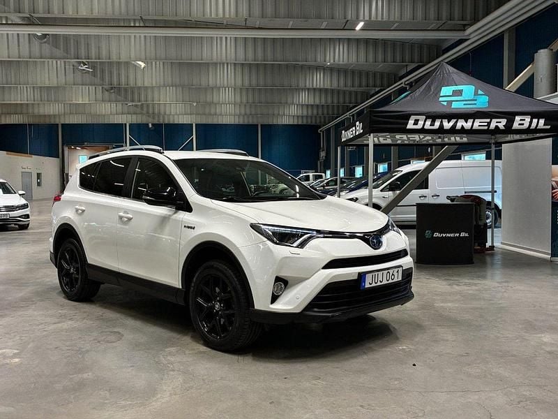 Vit Begagnad 2018 Toyota RAV4 Hybrid Edition SUV | 199 900 kr (Marknadspris) - Bild 1/4