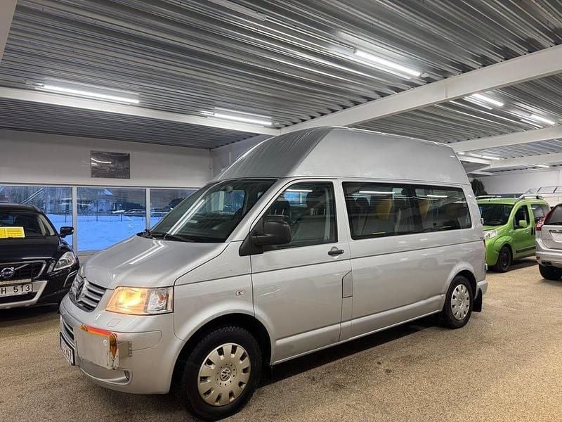 Silver Begagnad 2009 VW Caravelle Minibuss | 139 900 kr (Bra pris) - Bild 1/4
