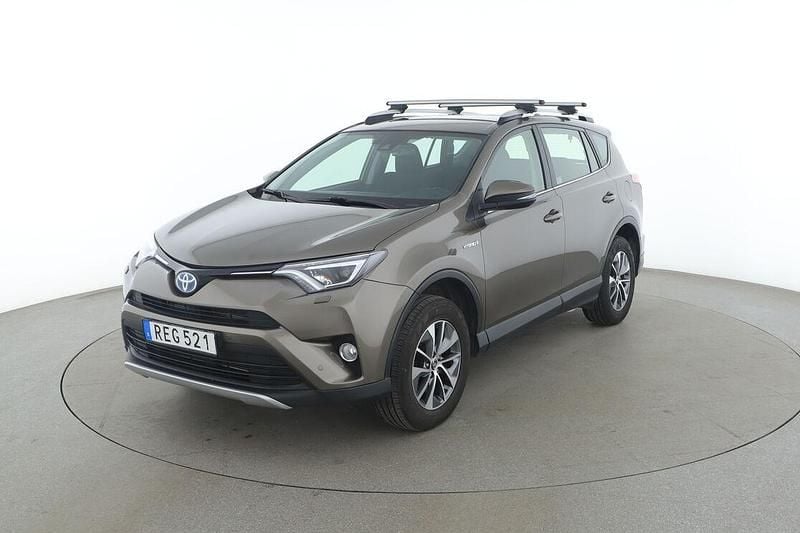 Brun Begagnad 2016 Toyota RAV4 Hybrid Active SUV | 188 000 kr (Marknadspris) - Bild 1/3