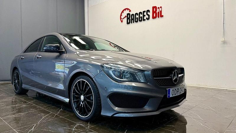 Mörkgrå Begagnad 2016 Mercedes CLA220 Exclusive Sedan | 219 000 kr (Lite dyr) - Bild 1/4