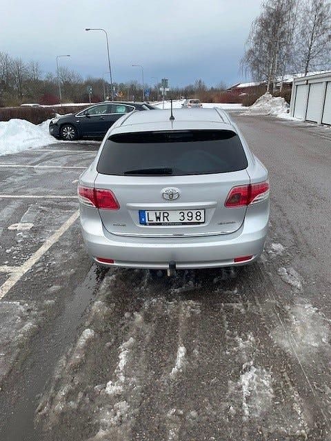 Begagnad 2011 Toyota Avensis Kombi | 82 000 kr (Bra pris) - Bild 1/4