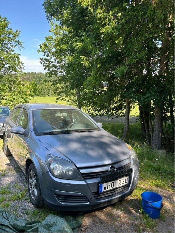 Grå Begagnad 2005 Opel Astra Halvkombi | 16 000 kr (Bra pris) - Bild 1/4