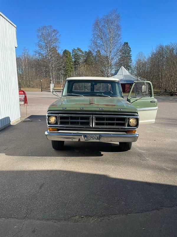 Begagnad Ford V8 259 HK (190 kW) 1971