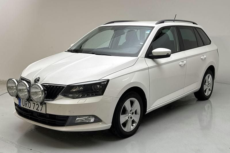 Vit Begagnad 2016 Skoda Fabia Style Kombi | 89 900 kr (Marknadspris) - Bild 1/4