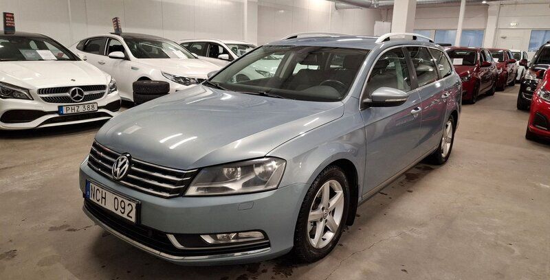 Ljusgrå (grå) Begagnad 2013 VW Passat Kombi | 75 000 kr (Bra pris) - Bild 1/3