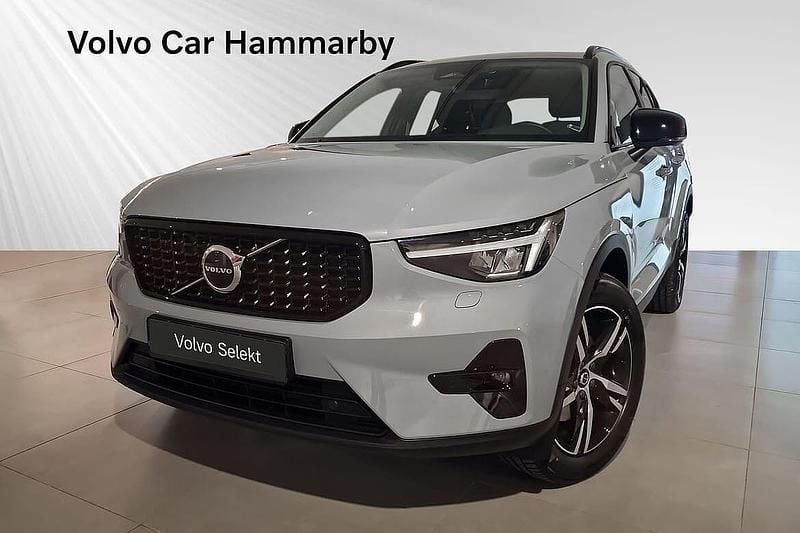 Begagnad 2025 Volvo XC40 SUV | 409 000 kr (Marknadspris) - Bild 1/3