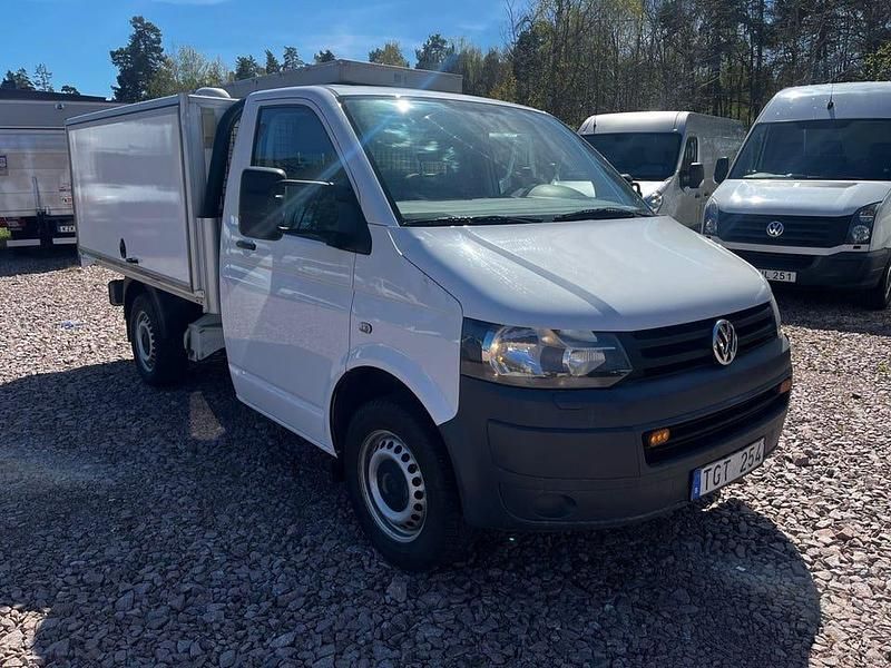 Vit Begagnad 2013 VW T5 Van | 79 900 kr (Marknadspris) - Bild 1/4