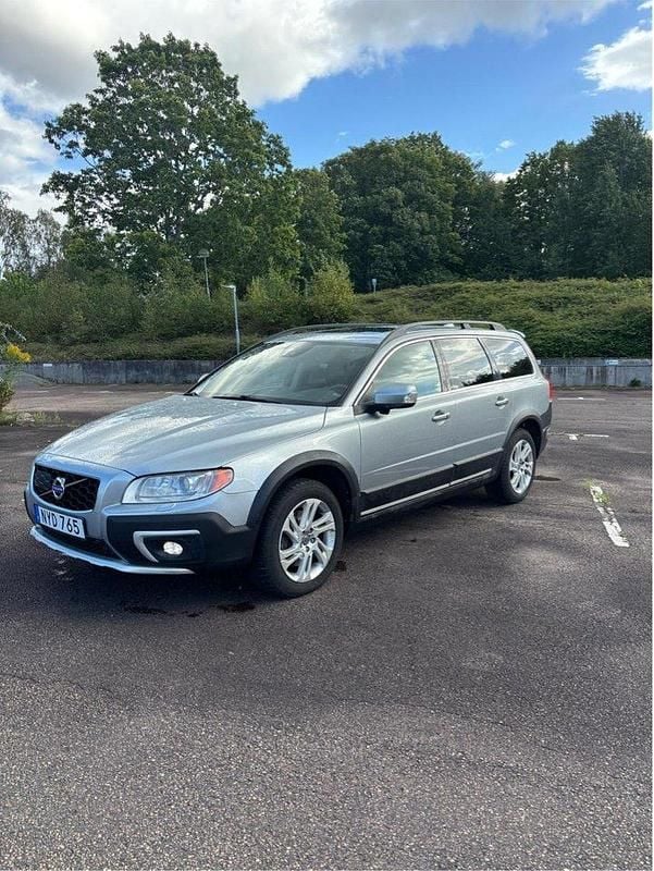 Silver Begagnad 2014 Volvo XC70 Summum SUV | 139 000 kr (Marknadspris) - Bild 1/4