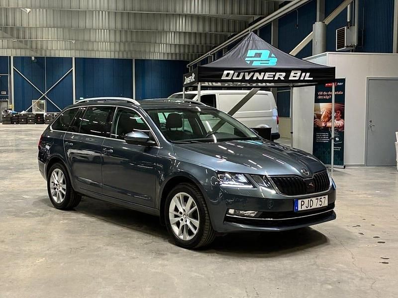 Grå Begagnad 2017 Skoda Octavia Business Line Kombi | 137 900 kr (Marknadspris) - Bild 1/4