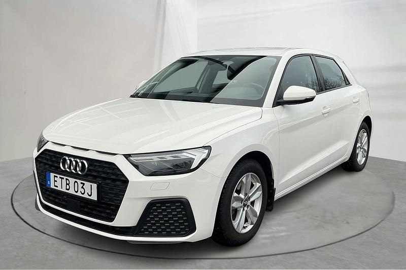 Vit Begagnad 2021 Audi A1 Sportback Proline Halvkombi | 180 000 kr (Bra pris) - Bild 1/4