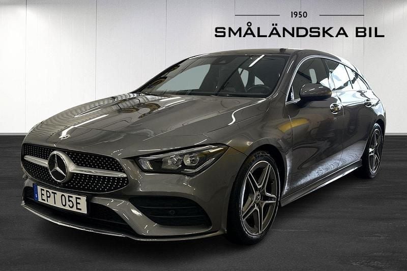 Grå Begagnad 2022 Mercedes CLA180 Shooting Brake AMG Kombi | 279 000 kr (Superpris) - Bild 1/4