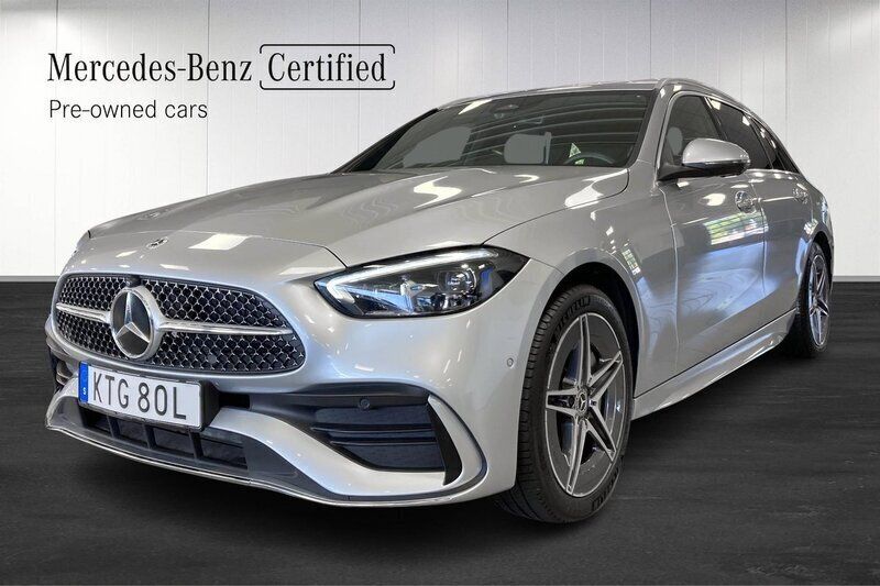 Silver Begagnad 2023 Mercedes C300e AMG Line Premium Kombi | 469 000 kr (Bra pris) - Bild 1/4