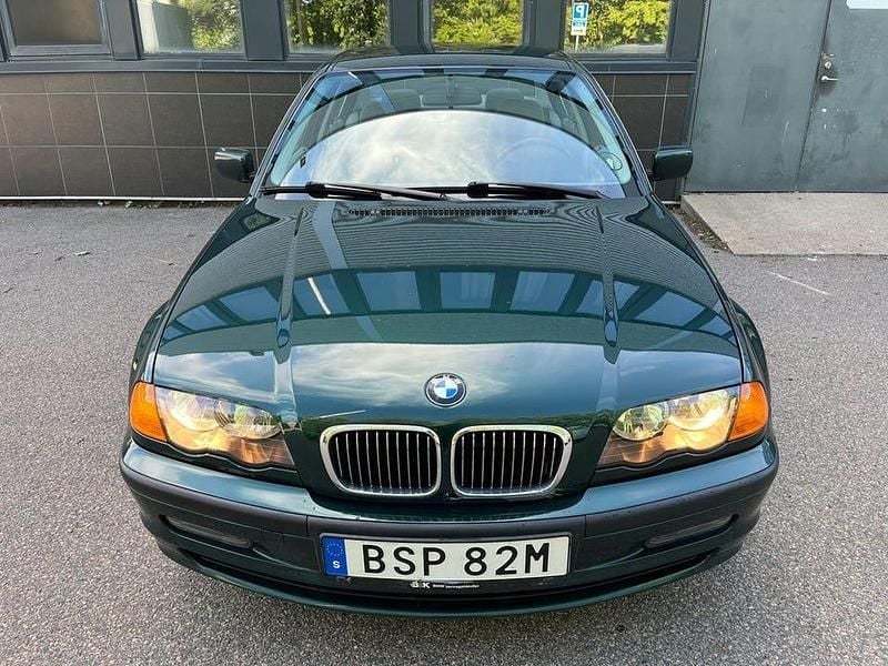Begagnad BMW 320 150 HK (110 kW) 1999 Grön Sedan