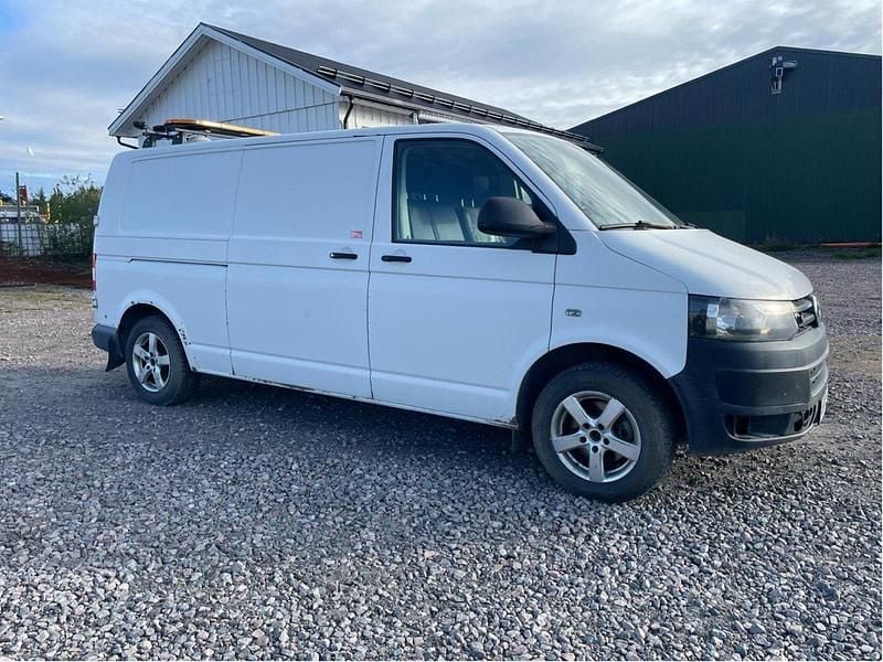 Vit Begagnad 2014 VW T5 Van | 135 000 kr (Dyr) - Bild 1/4