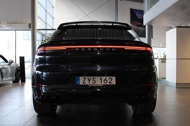 Begagnad Porsche Cayenne 305 HK (224 kW) 2024 Blå SUV