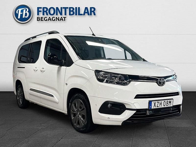 Vit Begagnad 2022 Toyota Proace Verso City Kombi | 279 900 kr (Bra pris) - Bild 1/3