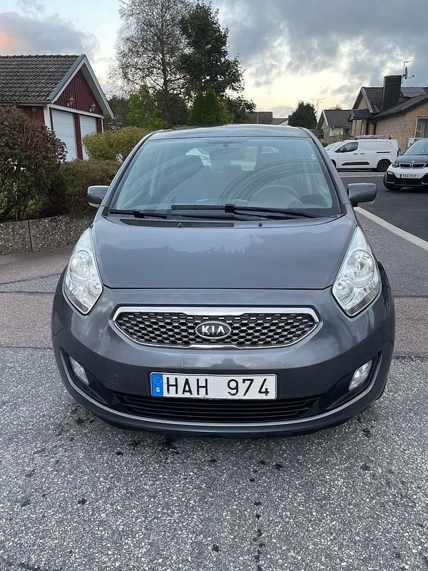 Begagnad 2011 Kia Venga Halvkombi | 35 000 kr (Marknadspris) - Bild 1/4