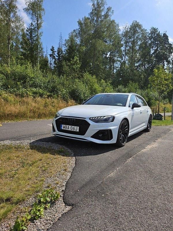 Begagnad 2023 Audi RS4 Kombi | 850 000 kr - Bild 1/4