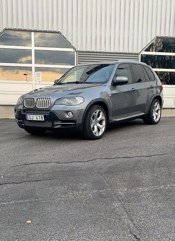 Grå Begagnad 2008 BMW X5 Sport Line SUV | 105 000 kr (Dyr) - Bild 1/4