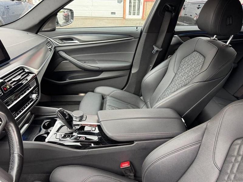 Begagnad BMW 530 M Sport 292 HK (214 kW) 2023 Vit Kombi