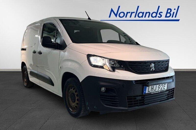 Vit Begagnad 2019 Peugeot Partner Minibuss | 119 000 kr (Bra pris) - Bild 1/4