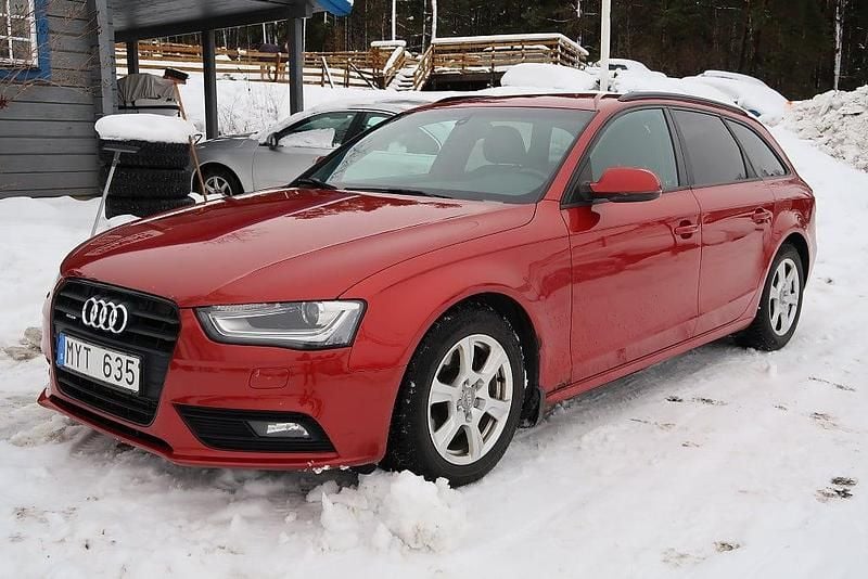 Begagnad Audi A4 177 HK (130 kW) 2012 Röd Kombi