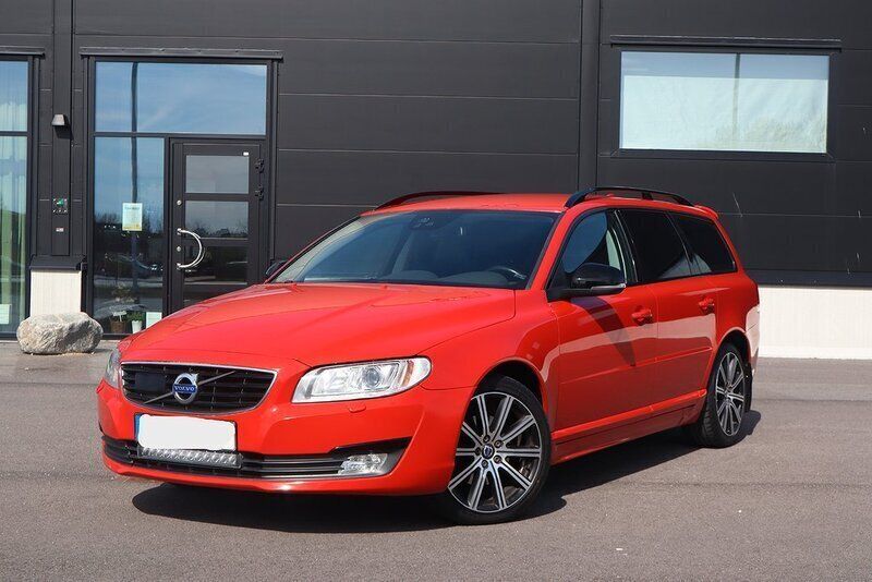 Röd Begagnad 2015 Volvo V70 Standard Kombi | 139 900 kr (Lite dyr) - Bild 1/4