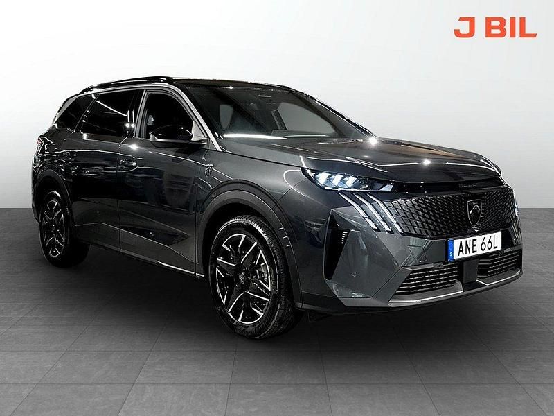 Grå Begagnad 2025 Peugeot 5008 GT Minibuss | 409 900 kr - Bild 1/4