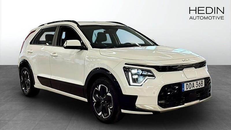 Begagnad Kia e-Niro 150 kW (204 HK) 2023 Vit SUV