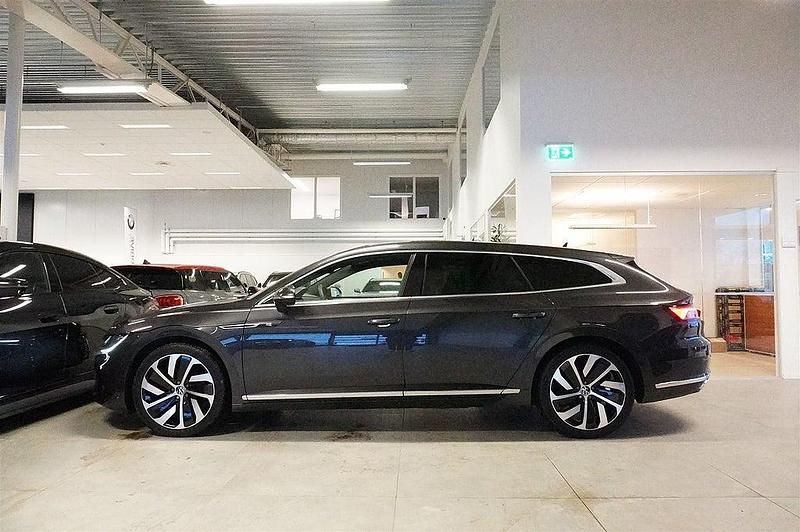 Begagnad VW Arteon R-line 218 HK (160 kW) 2020 Mörkgrå Kombi