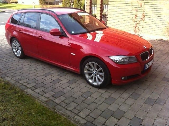 Begagnad 2011 BMW 318 Kombi | 89 000 kr - Bild 1/4