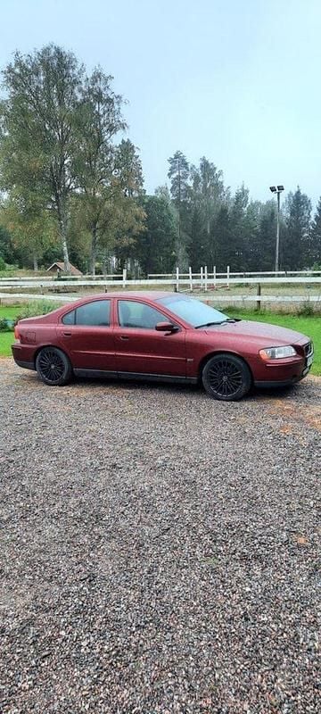 Röd Begagnad 2006 Volvo S60 Business Edition Sedan | 25 000 kr (Bra pris) - Bild 1/4